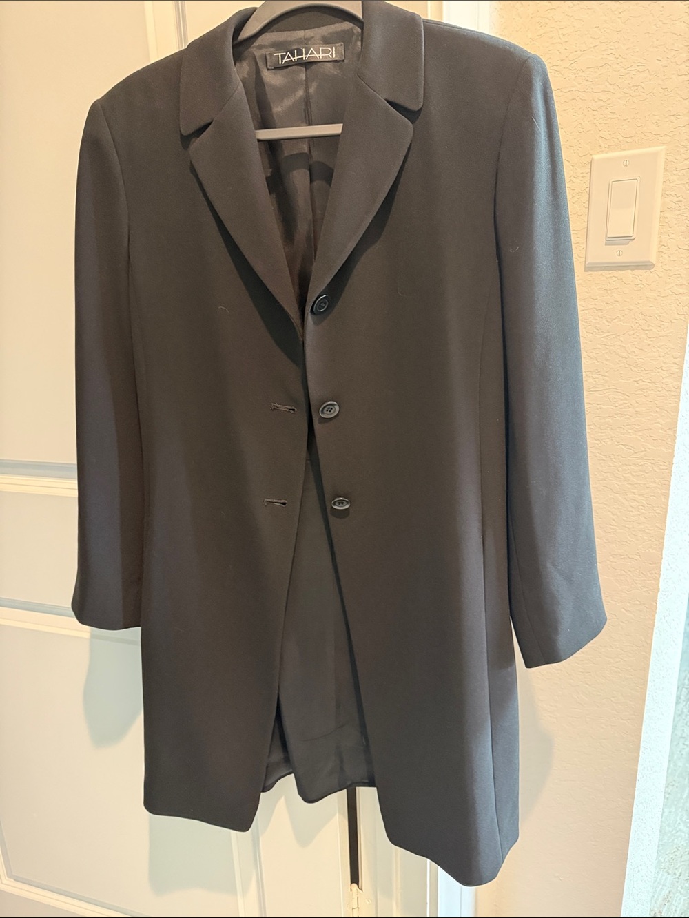 Tahari Black womens Tailored Long Blazer